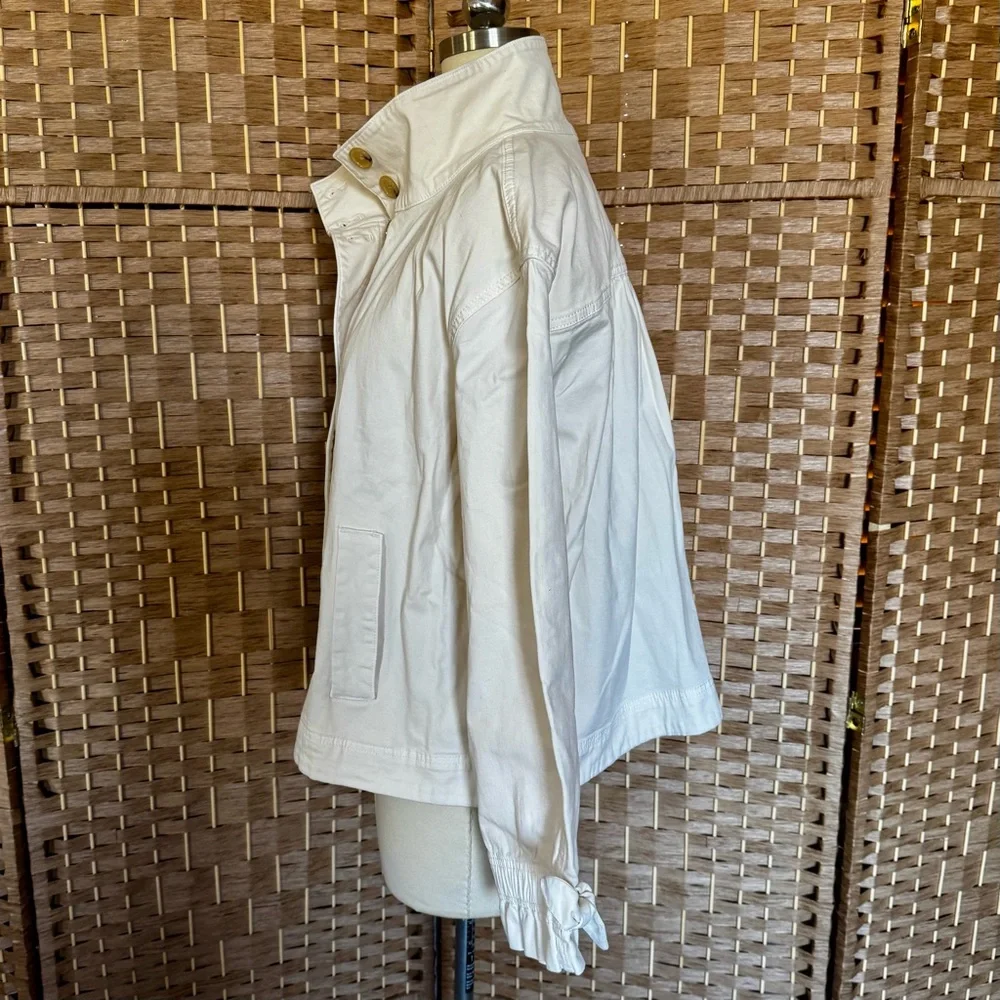 Women's Cream Button-Front Jacket - Picture 9 of 15